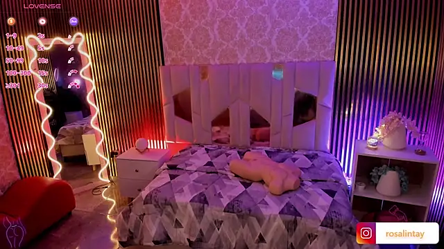 Snapshot of Rosalind_tay chatting on 17, 10, 2025 Rosalind tay online show from 17, 10, 2025