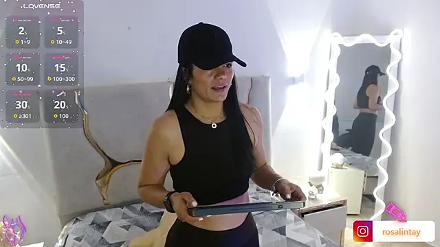 Snapshot of Rosalind_tay chatting on 19, 10, 2025 Rosalind tay online show from 19, 10, 2025