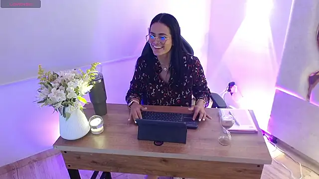 Snapshot of Rosalind_tay chatting on 24, 10, 2025 Rosalind tay online show from 24, 10, 2025