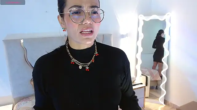 Snapshot of Rosalind_tay chatting on 4, 12, 2025 Rosalind tay online show from 4, 12, 2025