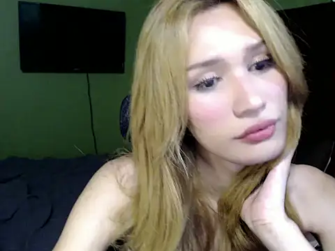 Snapshot of SerenaCortesi chatting on 14, 9, 2025 SerenaCortesi online show from 14, 9, 2025