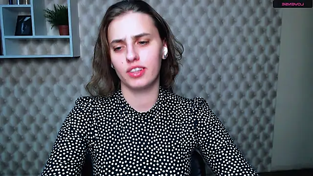 AmandaDimond  online show from 10, 9, 2025