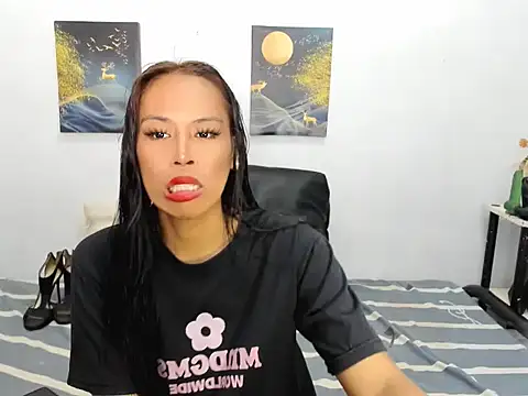 Savanna White online show from 27, 10, 2025