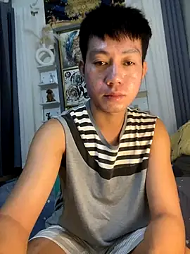 Snapshot of xshyboyx chatting on 18, 10, 2025 xshyboyx online show from 18, 10, 2025