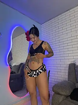 Snapshot of Im_Fernanda chatting on 28, 11, 2025 Im Fernanda online show from 28, 11, 2025