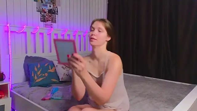 BeatrixCarIeton online show from 8, 11, 2025