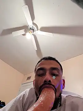 Snapshot of Cnutt310 chatting on 12, 2, 2026 Cnutt310 online show from 12, 2, 2026