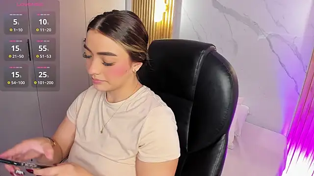 KYLIE JONES6 online show from 11, 10, 2025