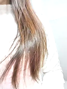 Snapshot of Ariana-Vy chatting on 20, 11, 2025 Ariana-Vy online show from 20, 11, 2025