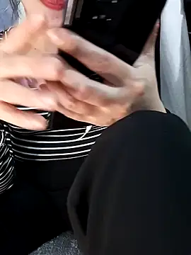 Snapshot of Ariana-Vy chatting on 27, 11, 2025 Ariana-Vy online show from 27, 11, 2025