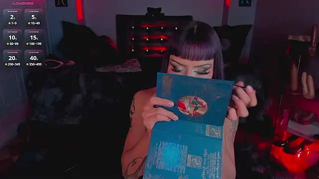 Snapshot of Draculairis chatting on 8, 2, 2026 Draculairis online show from 8, 2, 2026