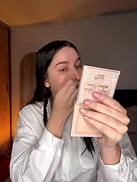 Snapshot of Agata_Holman chatting on 15, 1, 2026 Agata Holman online show from 15, 1, 2026