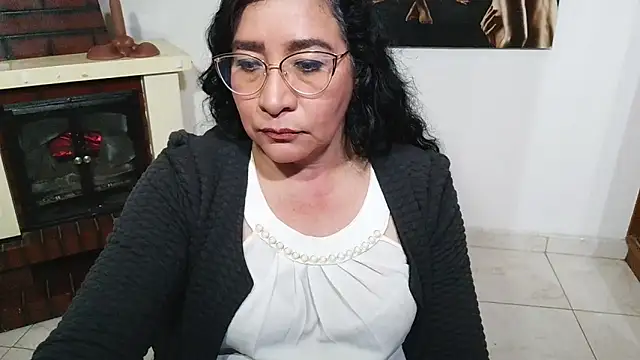 Snapshot of Grace_mature_milf chatting on 18, 12, 2025 Grace mature milf online show from 18, 12, 2025