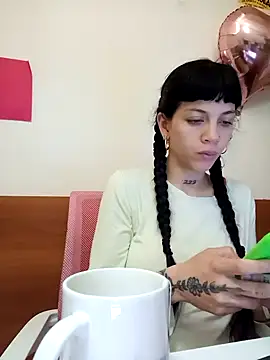 Paula Alameda online show from 8, 10, 2025