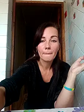 Adeline3302 online show from 24, 9, 2025