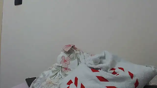 Snapshot of Maryem637048 chatting on 22, 5, 2026 Maryem637048 online show from 22, 5, 2026