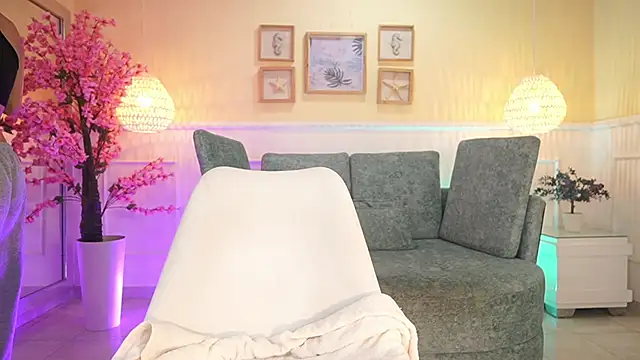 Snapshot of NicoleCrawft chatting on 5, 11, 2025 NicoleCrawft online show from 5, 11, 2025