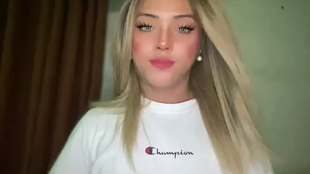 Snapshot of calimonroe chatting on 16, 11, 2025 calimonroe online show from 16, 11, 2025