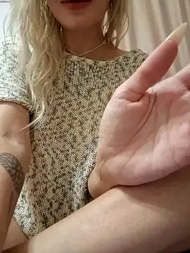 KateMonroe online show from 13, 10, 2025