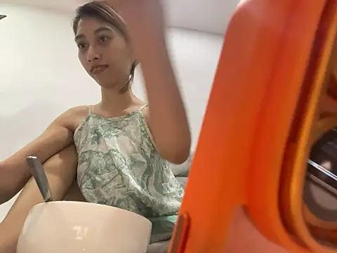 Snapshot of bimwet189 chatting on 7, 11, 2025 bimwet189 online show from 7, 11, 2025