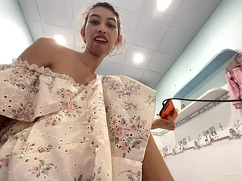 Snapshot of bimwet189 chatting on 23, 11, 2025 bimwet189 online show from 23, 11, 2025