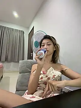 Snapshot of bimwet189 chatting on 5, 12, 2025 bimwet189 online show from 5, 12, 2025