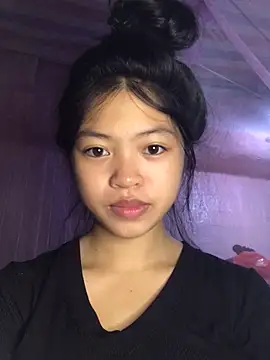 Snapshot of Thy00__ chatting on 4, 10, 2025 Thy00   online show from 4, 10, 2025