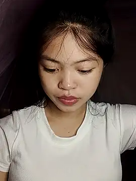 Snapshot of Thy00__ chatting on 16, 10, 2025 Thy00   online show from 16, 10, 2025