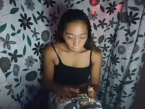 Snapshot of Virgen_christine01 chatting on 17, 11, 2025 Virgen christine01 online show from 17, 11, 2025