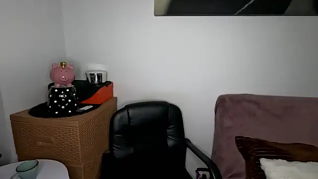 Gold Alpha Boy online show from 29, 11, 2025