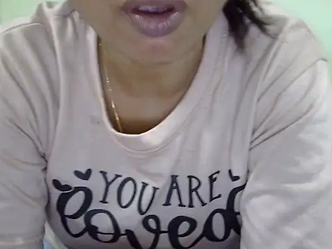 Snapshot of CHAMELI4747 chatting on 4, 10, 2025 CHAMELI4747 online show from 4, 10, 2025