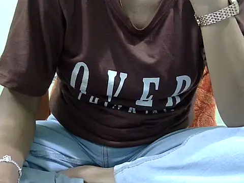 Snapshot of CHAMELI4747 chatting on 5, 10, 2025 CHAMELI4747 online show from 5, 10, 2025