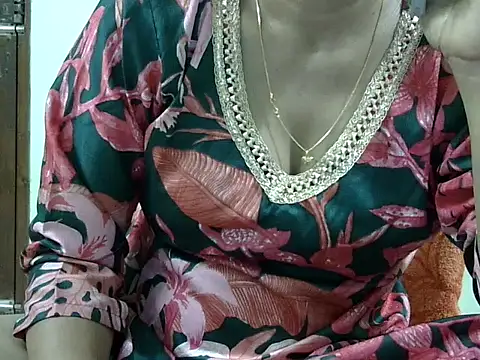 Snapshot of CHAMELI4747 chatting on 6, 10, 2025 CHAMELI4747 online show from 6, 10, 2025