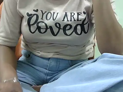 Snapshot of CHAMELI4747 chatting on 28, 10, 2025 CHAMELI4747 online show from 28, 10, 2025