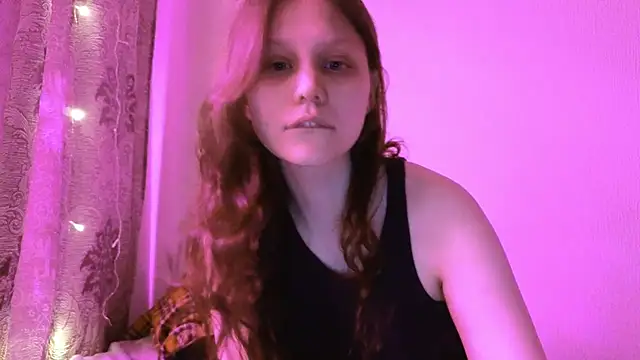 Snapshot of Lunliss chatting on 27, 3, 2026 Lunliss online show from 27, 3, 2026