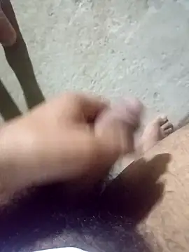 Snapshot of jocafe1995 chatting on 18, 12, 2025 jocafe1995 online show from 18, 12, 2025