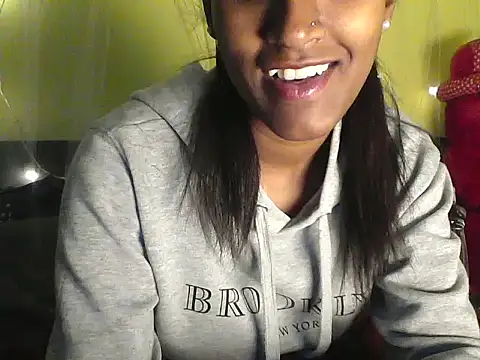 Snapshot of mickle_james chatting on 26, 11, 2025 mickle james online show from 26, 11, 2025