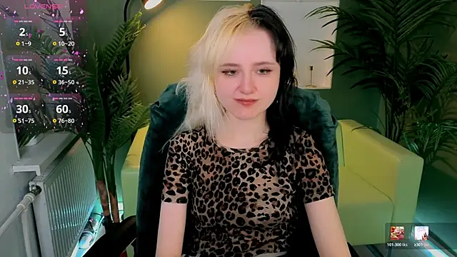 girl next doorr online show from 28, 3, 2026