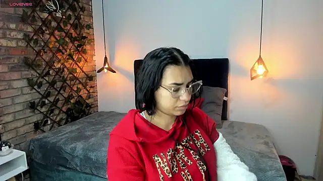 Lia Blake  online show from 6, 3, 2026