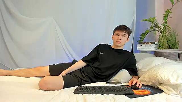 SherlockMax online show from 5, 3, 2026