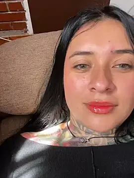 Snapshot of Rouse_07 chatting on 15, 12, 2025 Rouse 07 online show from 15, 12, 2025