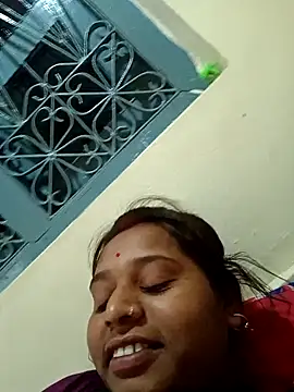 Snapshot of Hot_crety chatting on 11, 10, 2025 Hot crety online show from 11, 10, 2025