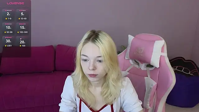 MillaHolt online show from 14, 12, 2025