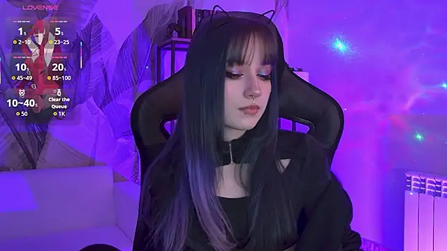 LiliLuna online show from 11, 2, 2026