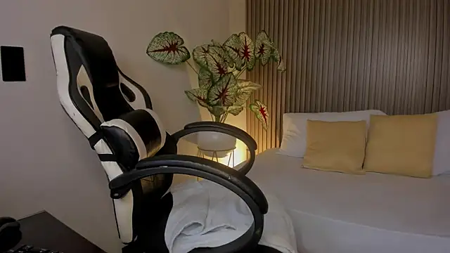 anagil  online show from 10, 11, 2025