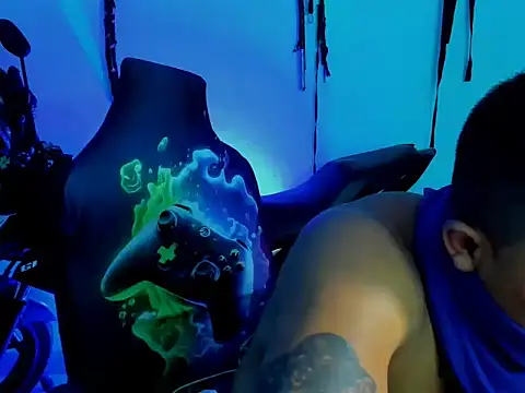 Snapshot of zeus_7777 chatting on 14, 10, 2025 zeus 7777 online show from 14, 10, 2025