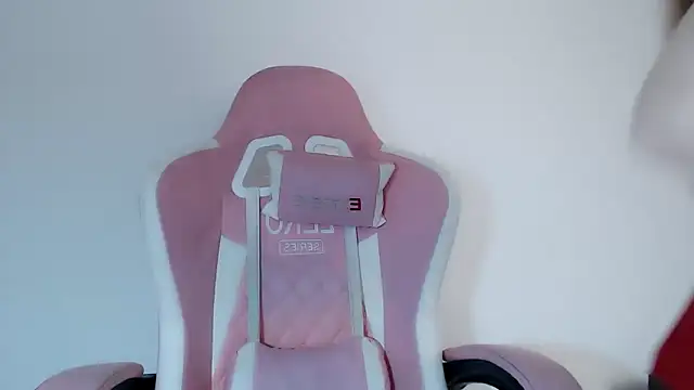 Snapshot of Cam-Ly chatting on 5, 10, 2025 Cam-Ly online show from 5, 10, 2025