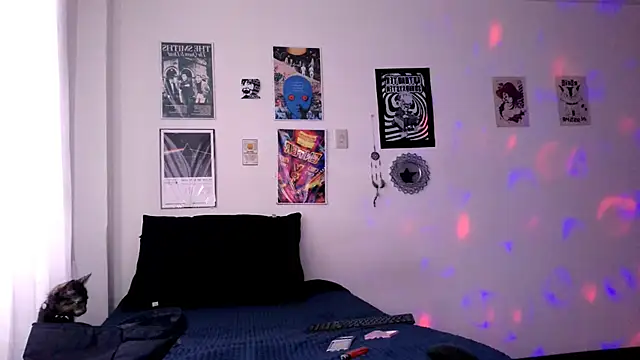 plutonbluemooon333 online show from 17, 12, 2025