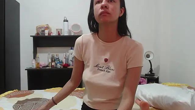 nathaly jones  online show from 30, 6, 2026