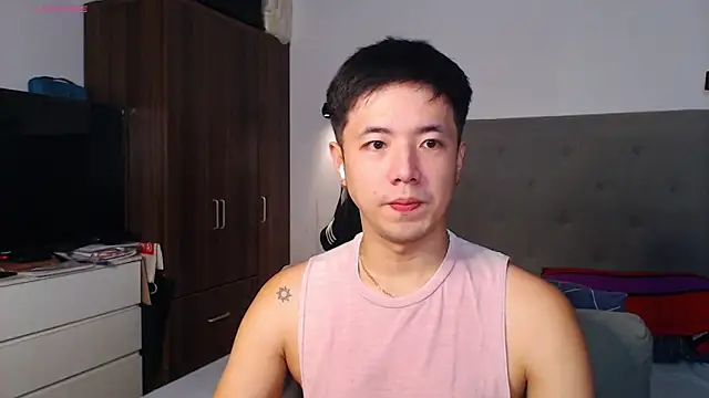 Snapshot of Addictiveboi chatting on 2, 2, 2026 Addictiveboi online show from 2, 2, 2026